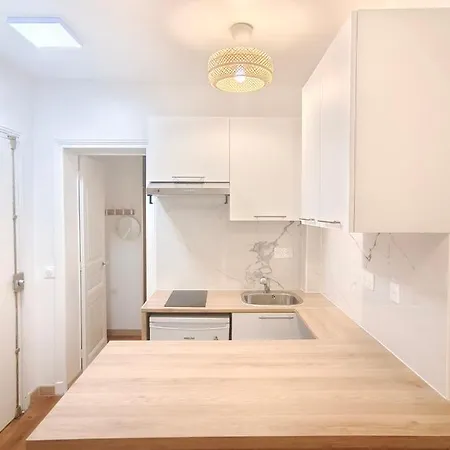 Moderne A Pour 4 Personnes 公寓 *